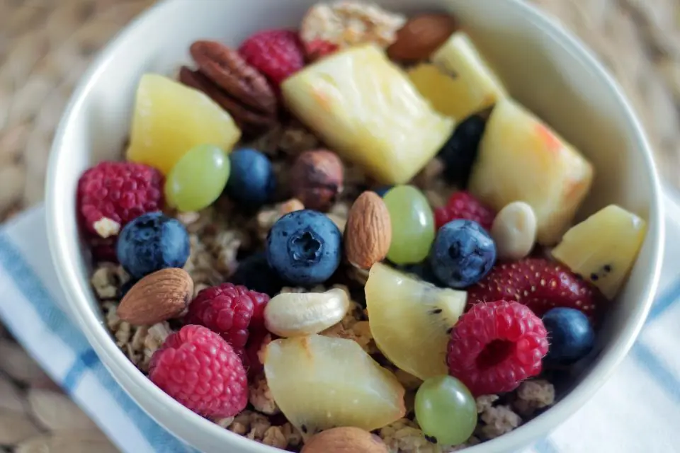 Snacks to match your day. Ideas for early starts, long shifts and the evening